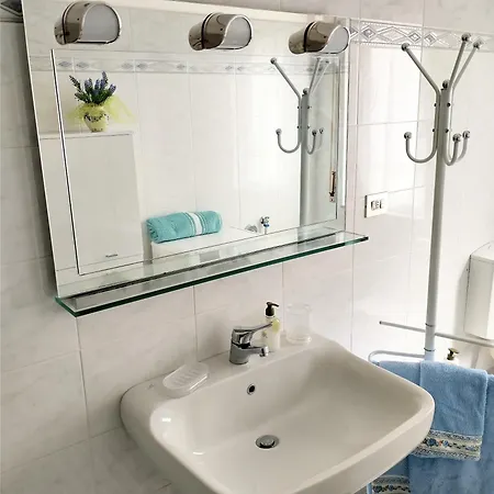 Daire Large Near The Sea With Parking Celle Ligure