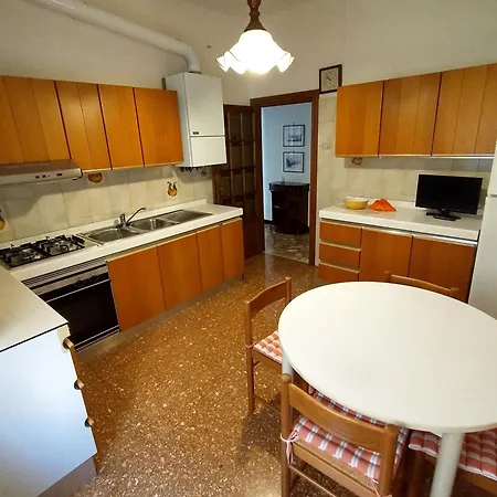 Apartment Large Near The Sea With Parking *