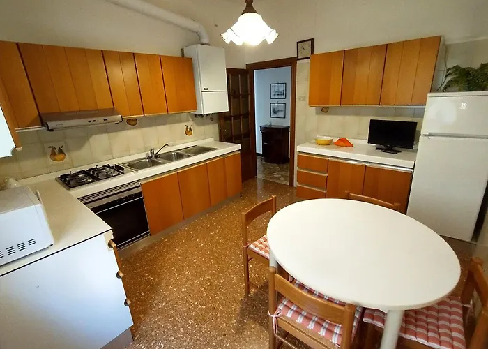 Apartment Large Near The Sea With Parking *